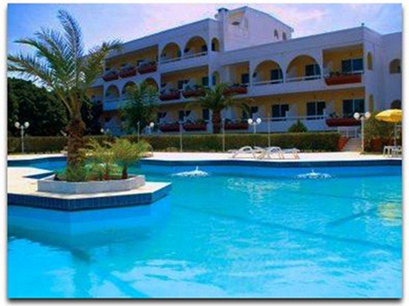 Happy Days Hotel, Adults Only Hotel