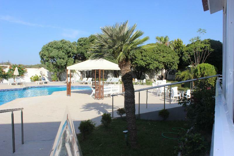 Happy Days Hotel, Adults Only